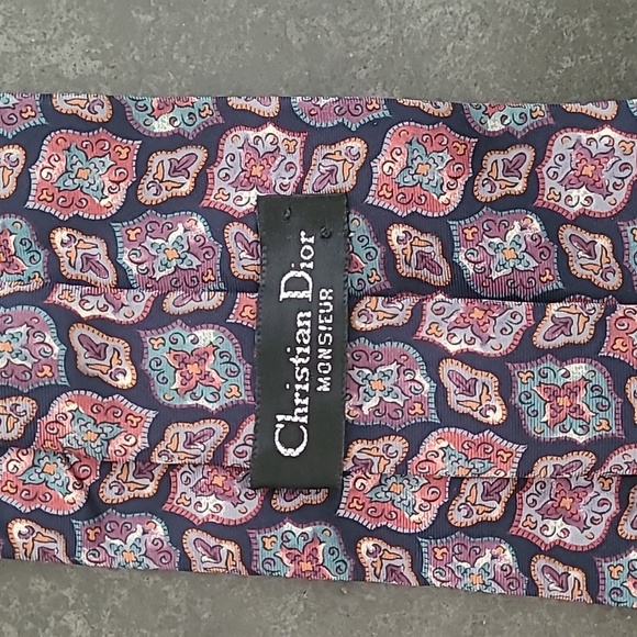 VINTAGE CHRISTIAN DIOR 100% SILK NECK TIES 2 - Picture 4 of 6